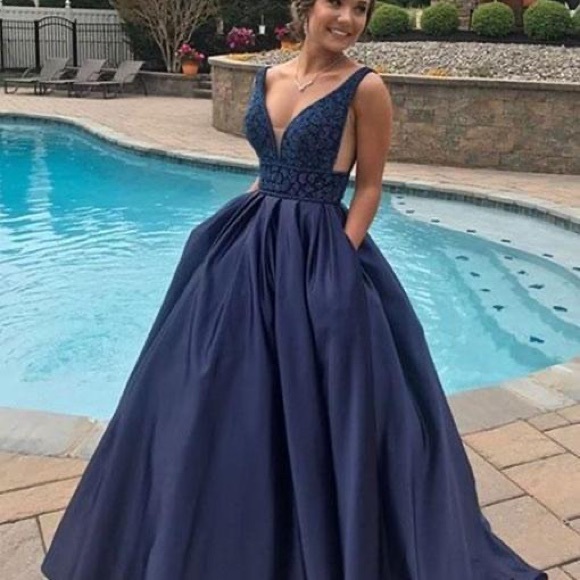 DRESS - Picture 2 of 5